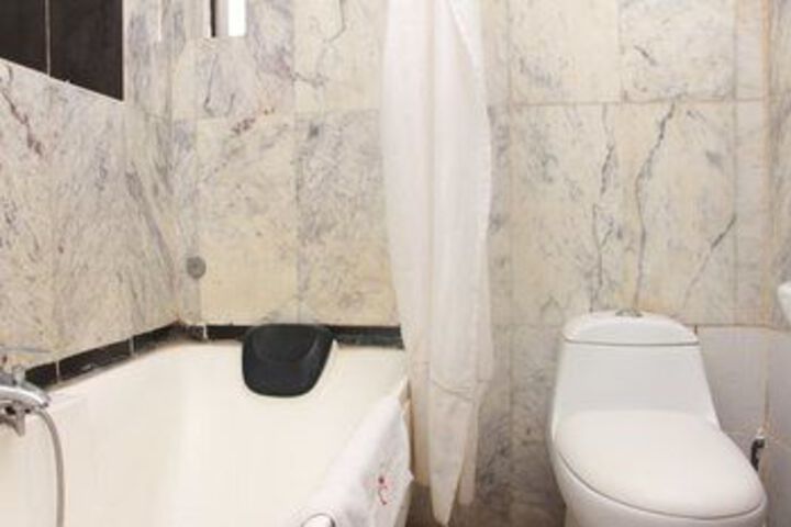Room 2 of 46