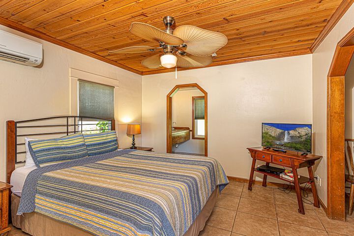 Room 5 of 16