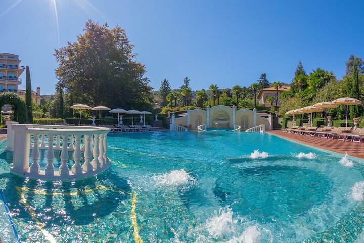 Pool 160 of 180