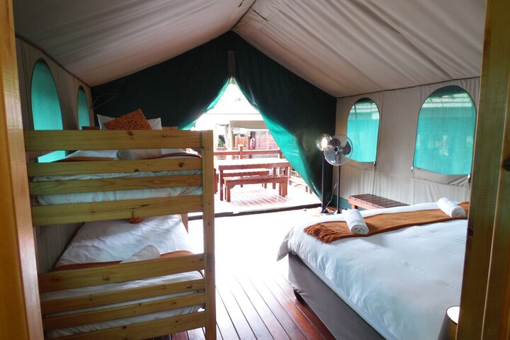 Room 7 of 32