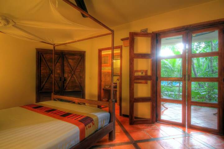 Room 10 of 34
