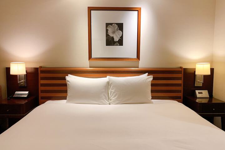 Room 18 of 152