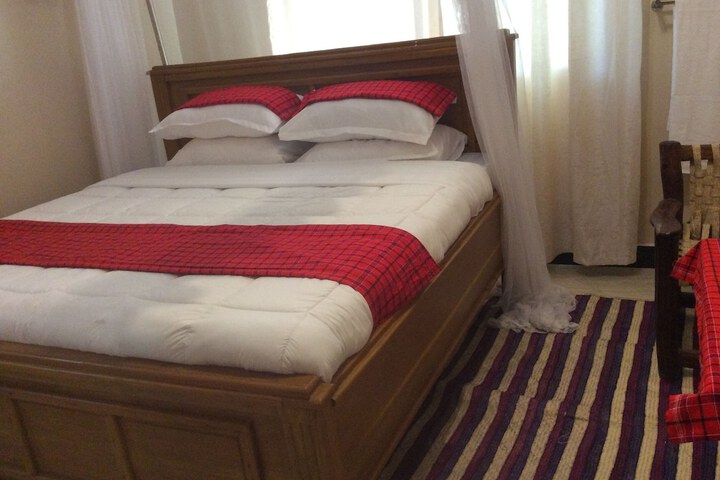 Room 4 of 12