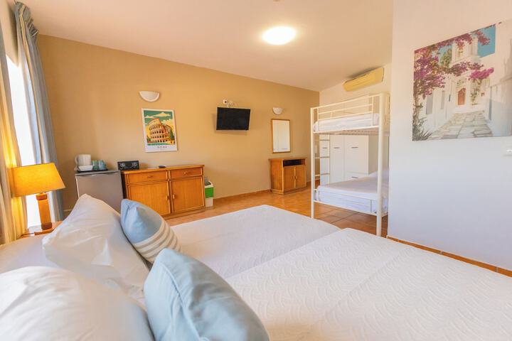 Room 15 of 65