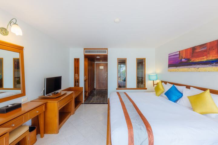 Room 13 of 60