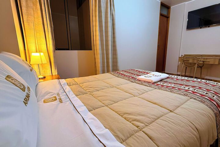 Room 4 of 18