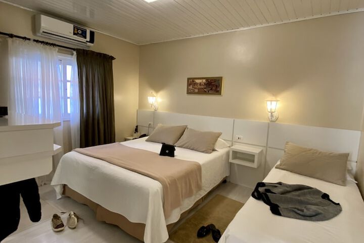 Room 34 of 74