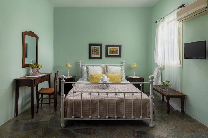 Room 27 of 44
