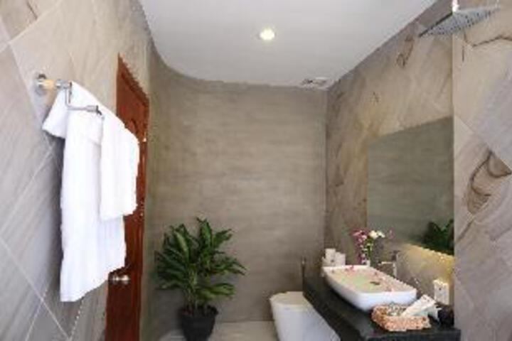 Room 15 of 23