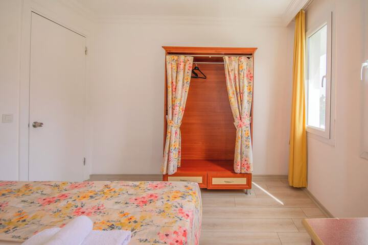 Room 5 of 15