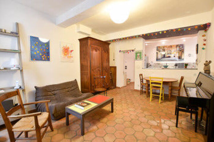 Room 16 of 19