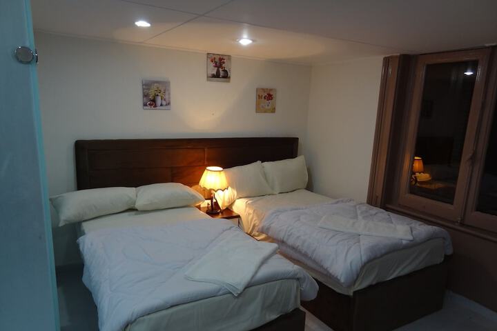Room 12 of 35