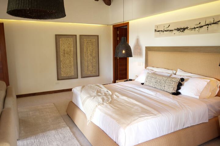 Room 10 of 26