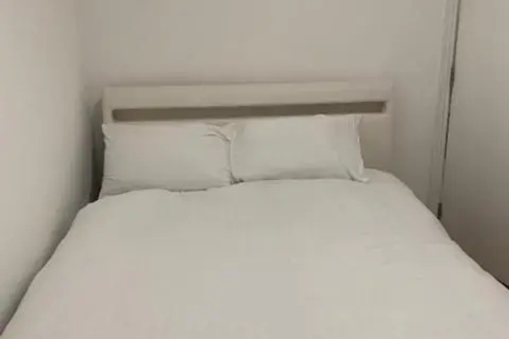 Room 5 of 15