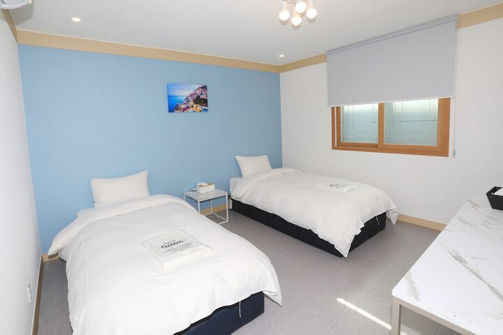 Room 7 of 34