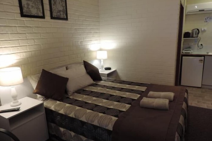 Room 7 of 15