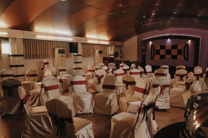 Ballroom/Hall 11 of 11