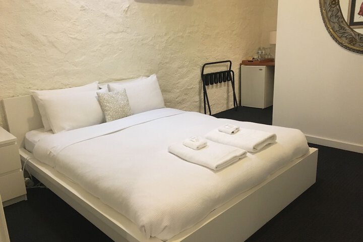 Room 6 of 22
