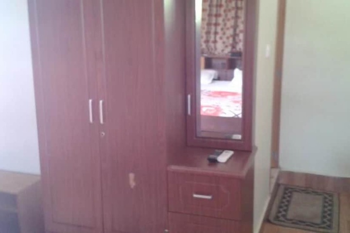 Room 19 of 33