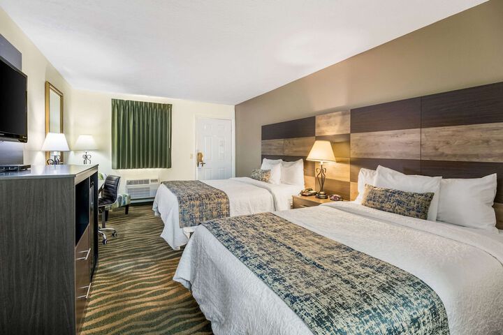 2 Double Beds (1 of 8)