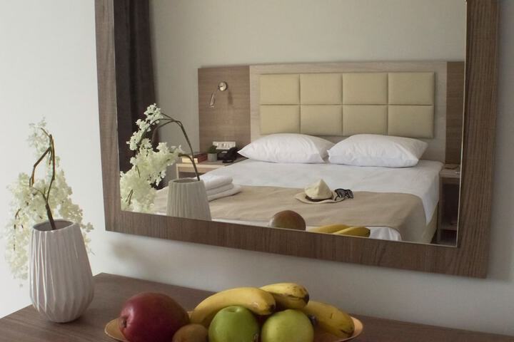 Room 5 of 22