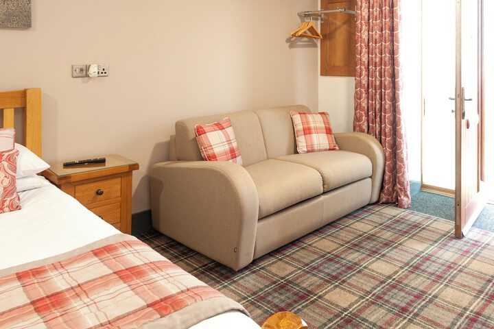 Room 44 of 177