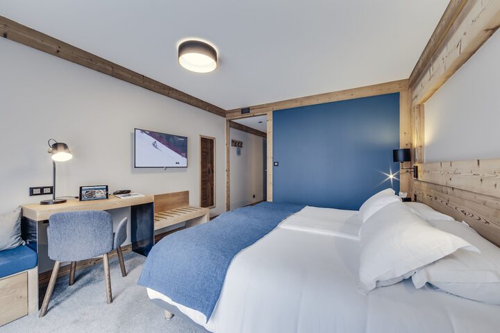 Room 7 of 77