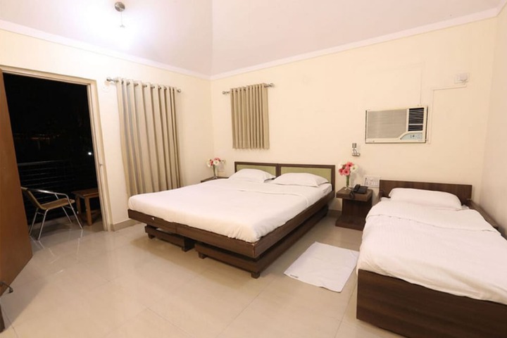 Room 8 of 29