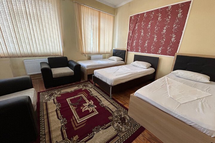 Room 6 of 13