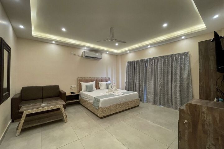 Room 13 of 44