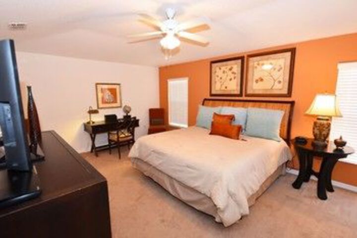 Room 7 of 25