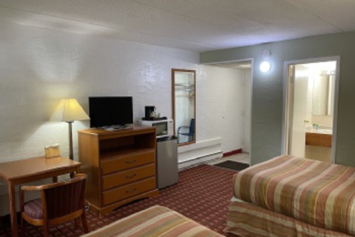 Room 142 of 228