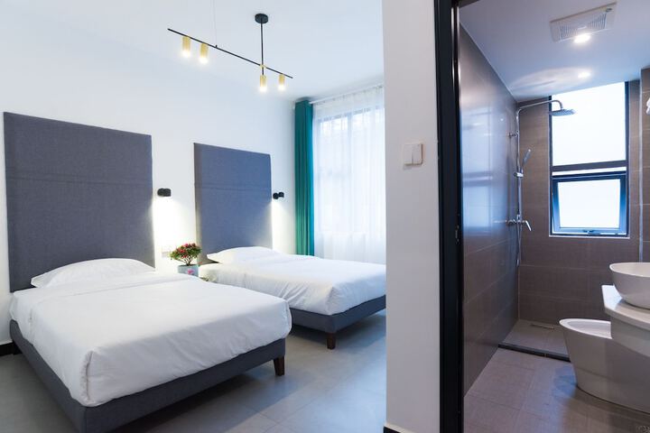 Room 9 of 41