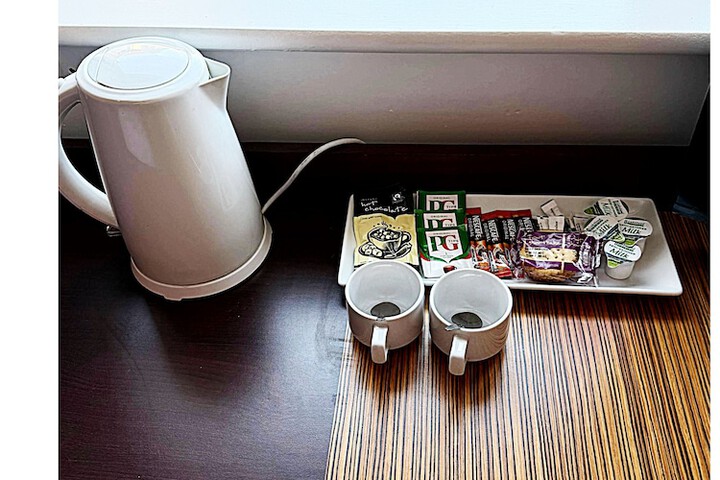 Breakfast/Coffee Service 23 of 40