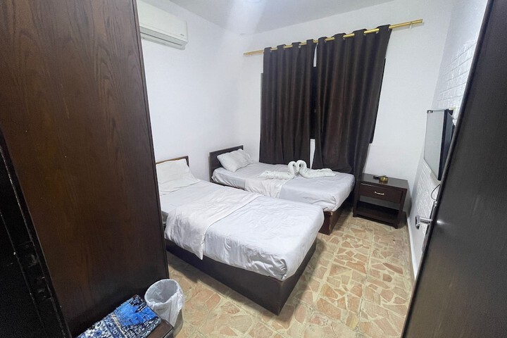 Room 19 of 41