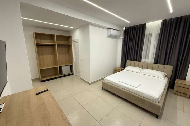 Room 17 of 62