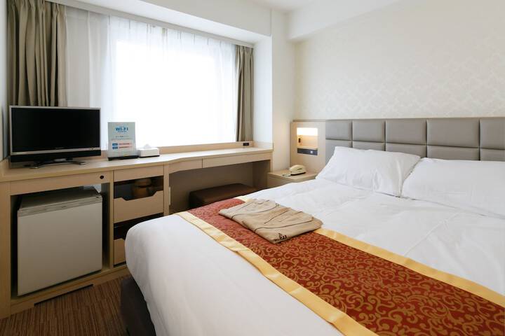 Room 4 of 37