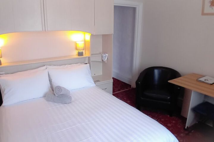 Room 3 of 49
