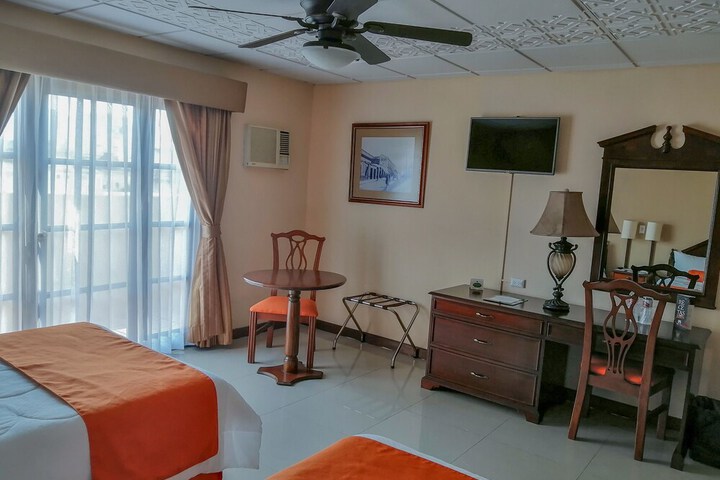 Room 30 of 85