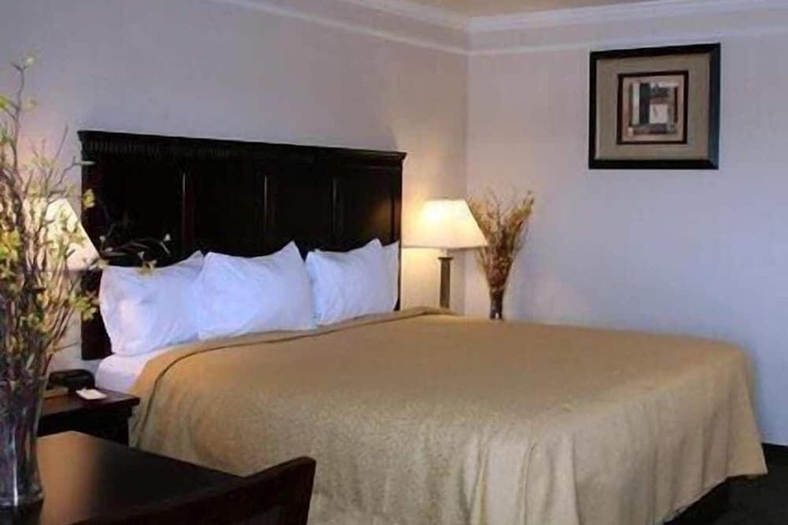 Room 16 of 31