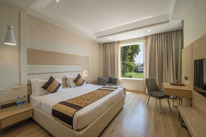 Hotel Entry