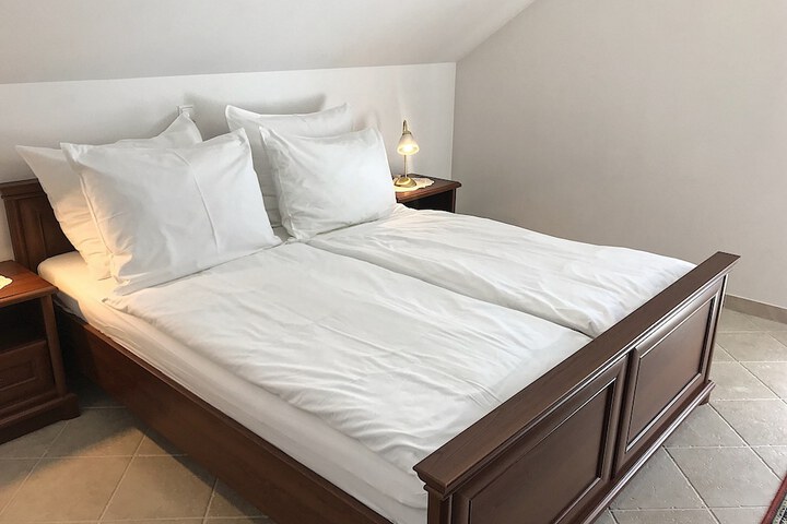 Room 25 of 53