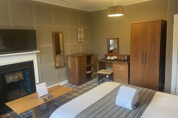 Room 2 of 35