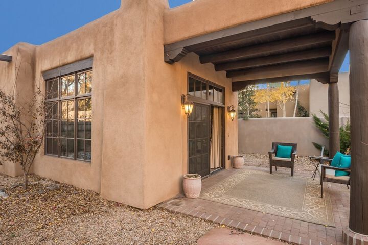 5 Min. Walk to Canyon Rd. Casita Hermosa in Santa Fé, NM