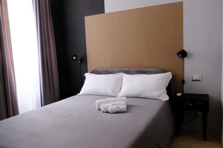Room 6 of 34