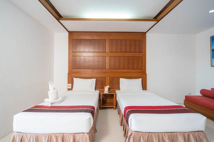 Room 6 of 89