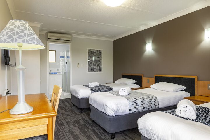 Room 13 of 85