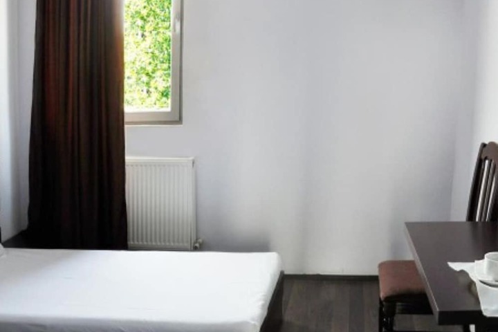 Room 8 of 21