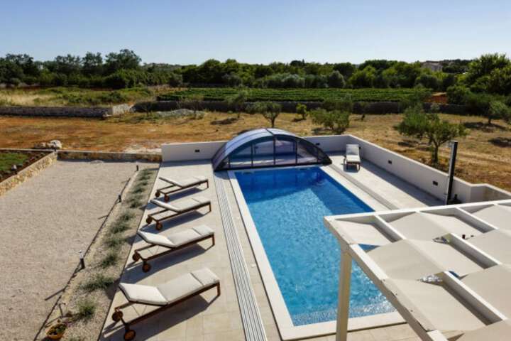 Pool 16 of 30