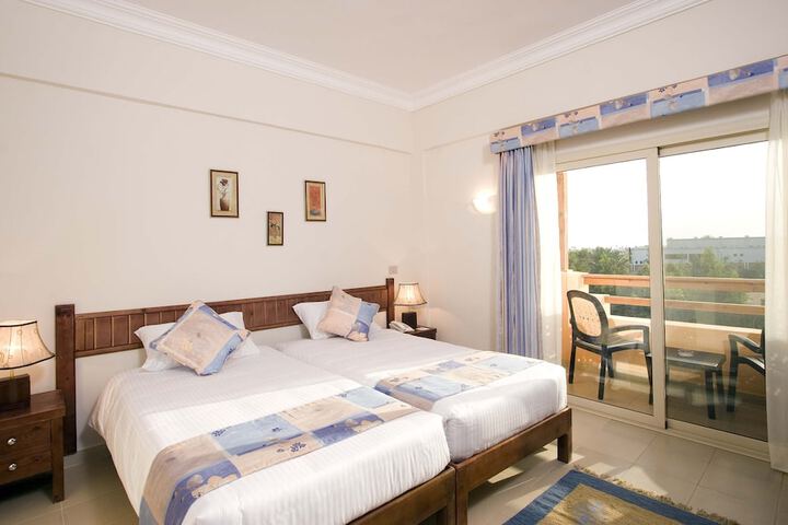Room 14 of 70